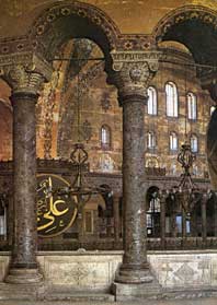 Ook nu nog weerspiegelt het interieur van de Agia Sofia de grandeur van Byzantium.